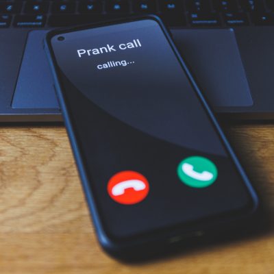 PrankCall_573880505_400-1